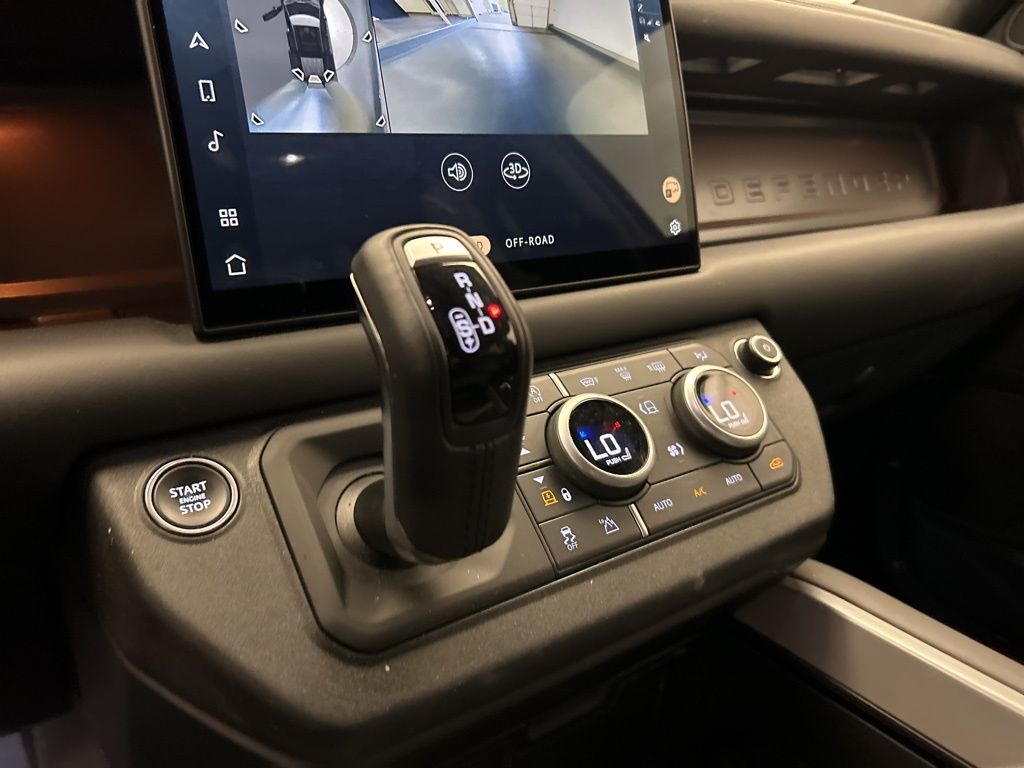 Thumbnail: 2025 Land Rover Defender - 19