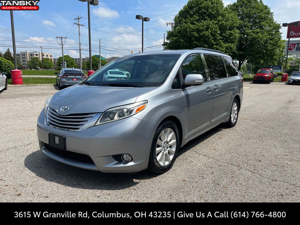 2015 Toyota Sienna Limited Premium photo