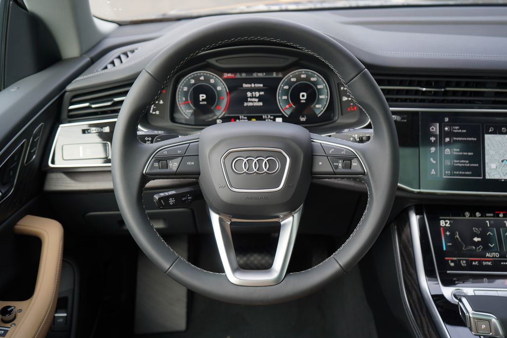 Thumbnail: 2026 Audi Q8 - 9