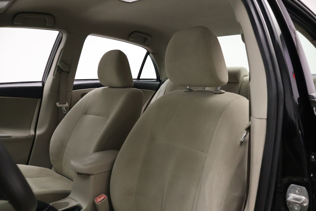 Thumbnail: 2012 Toyota Corolla - 13