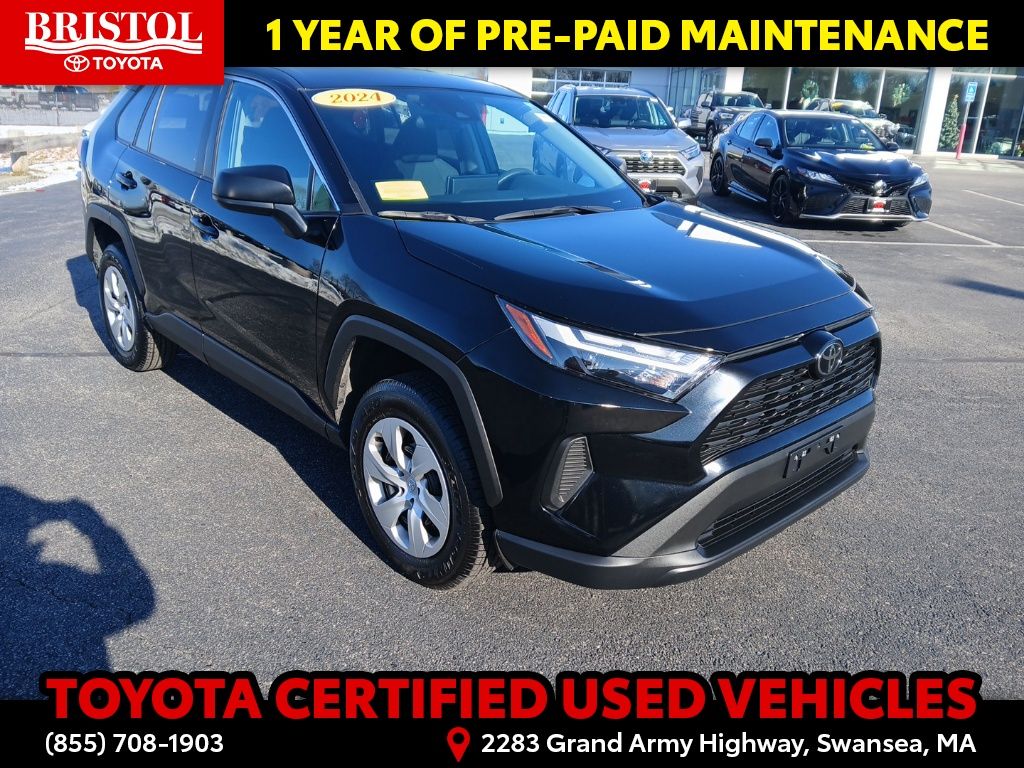 2024 Toyota RAV4 LE's photo