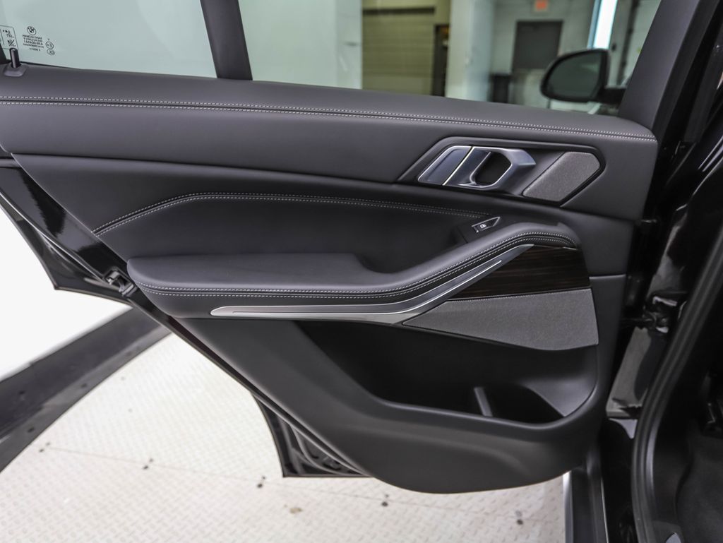 Thumbnail: 2026 BMW X5 - 20