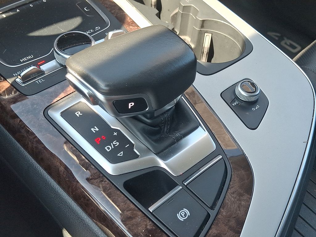 Thumbnail: 2019 Audi Q7 - 16