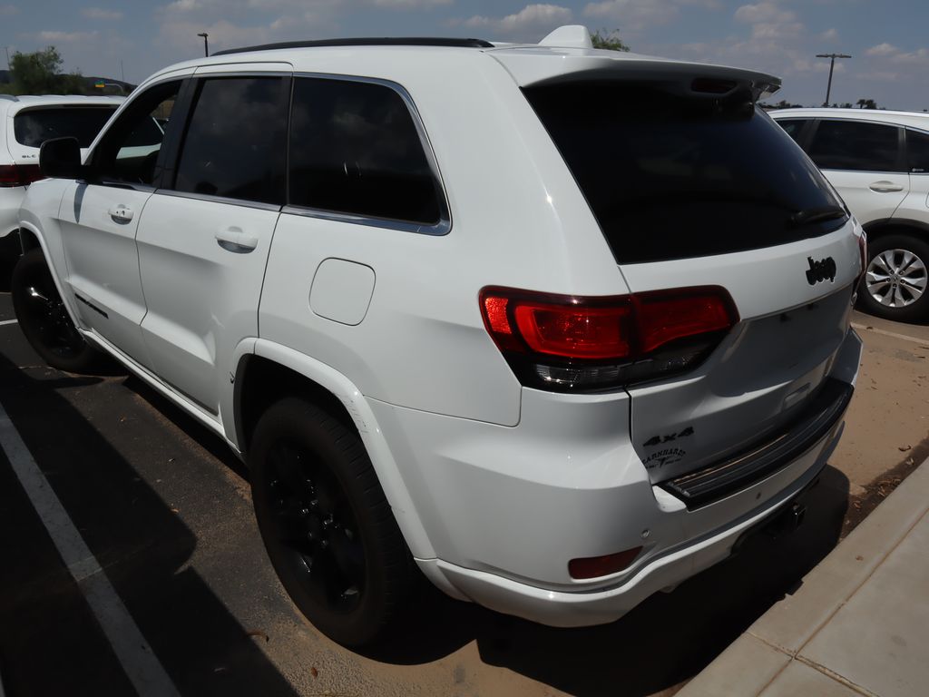 Thumbnail: 2015 Jeep Grand Cherokee - 2