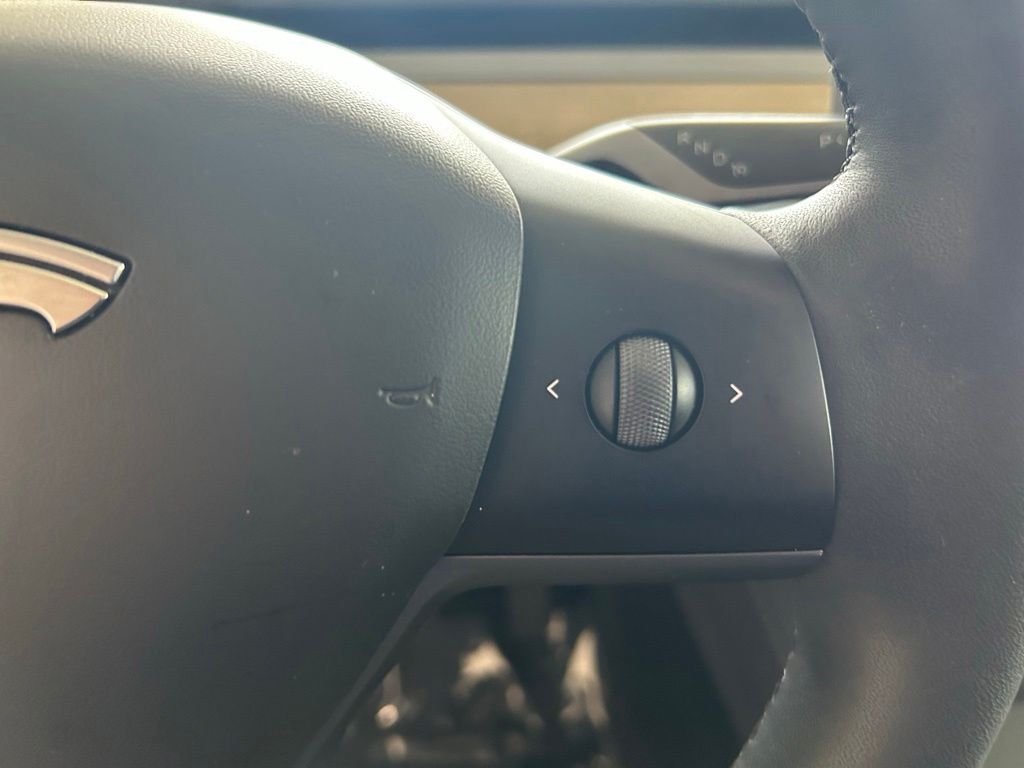 Used 2024  Tesla  image 38