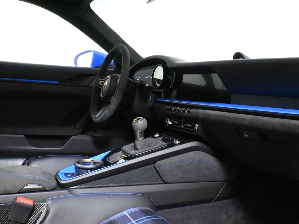 Thumbnail: 2022 Porsche 911 - 29
