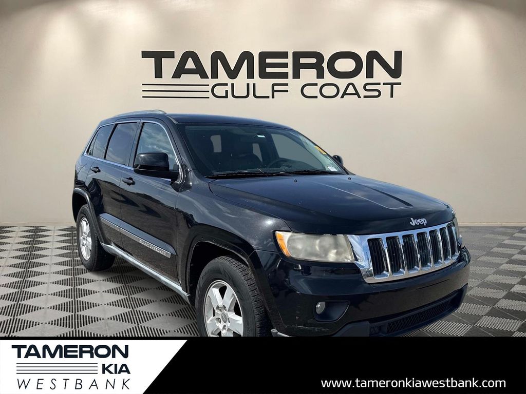 Brilliant Black Crystal Pearl 2011 Jeep Grand Cherokee SUV / Crossover 4X2 5-Speed Automatic