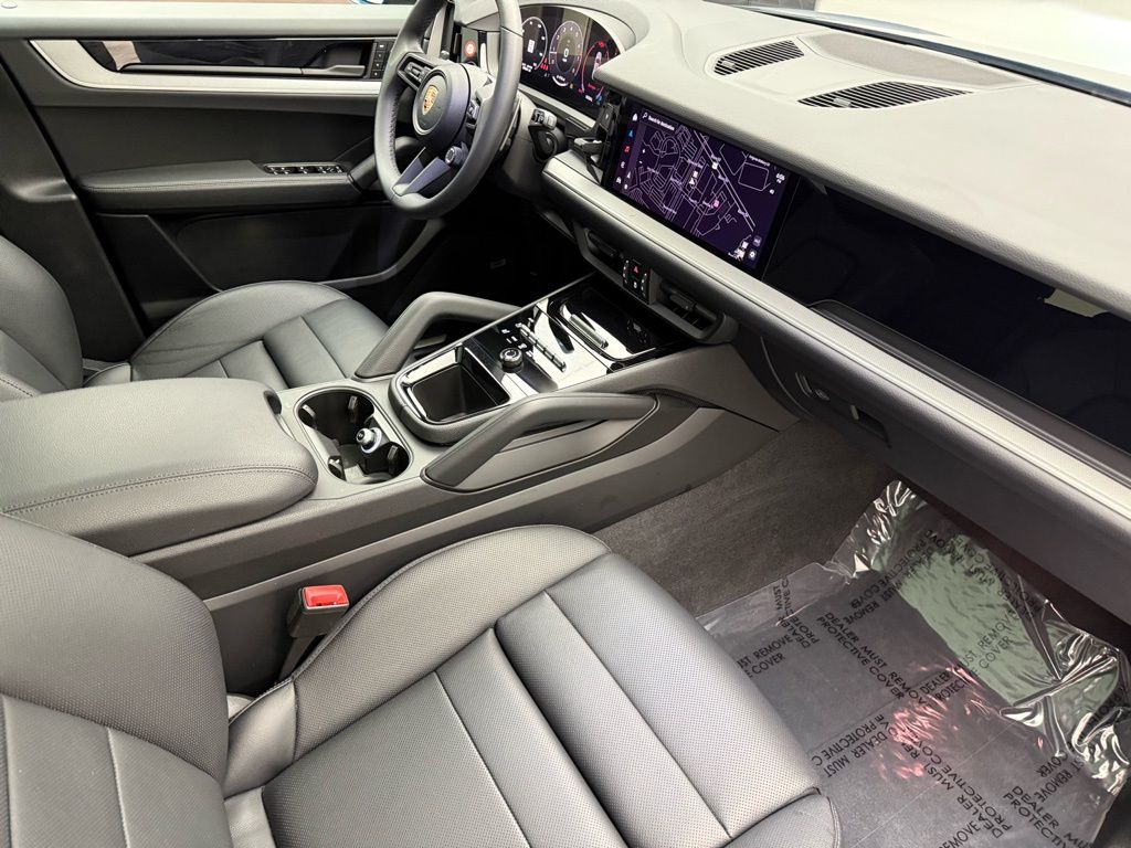 Thumbnail: 2025 Porsche Cayenne - 32