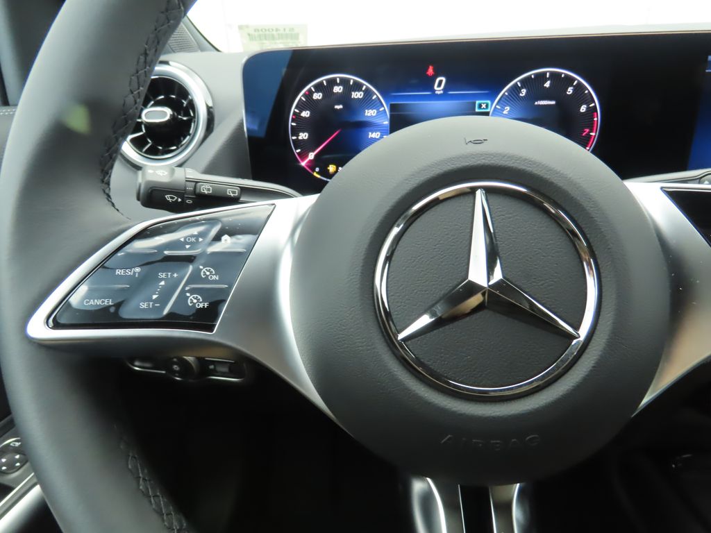 Thumbnail: 2025 Mercedes-Benz GLA - 12