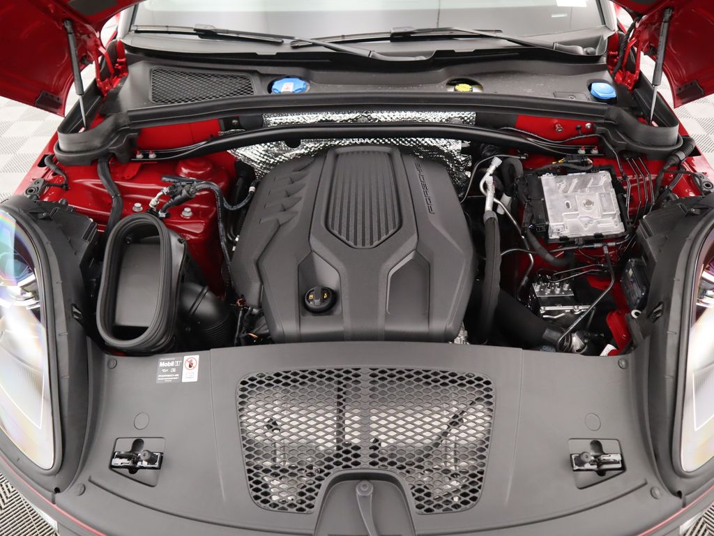 Thumbnail: 2025 Porsche Macan - 32
