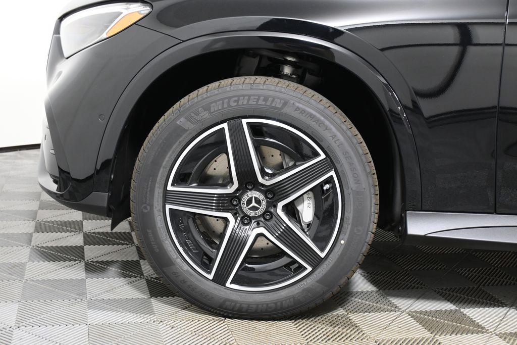 Thumbnail: 2026 Mercedes-Benz GLC - 11