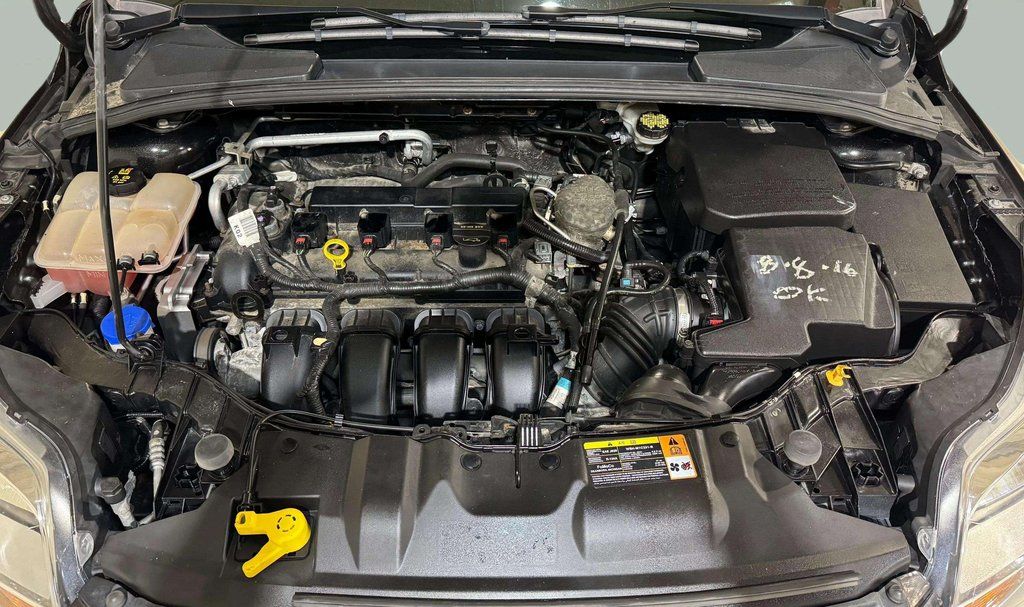 Used 2014 Tuxedo Black Metallic Ford SE image 27