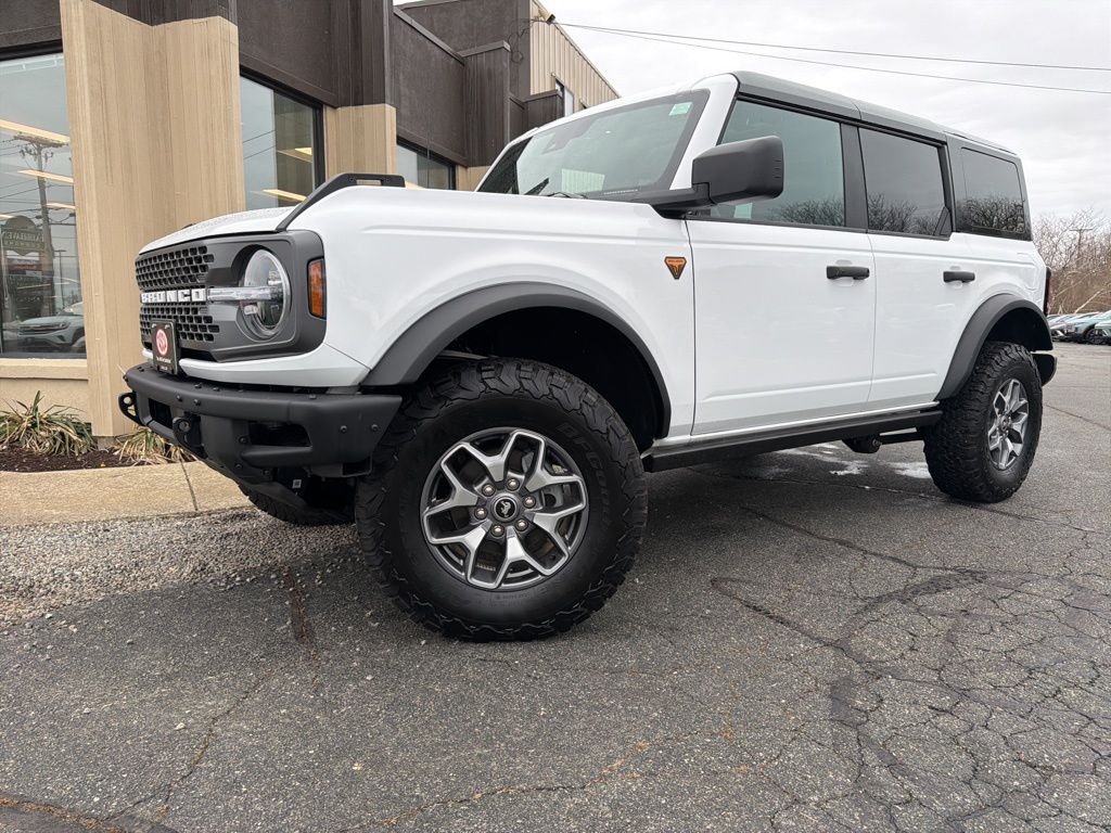 Oxford White 2024 Ford Bronco SUV / Crossover Four-Wheel Drive Automatic