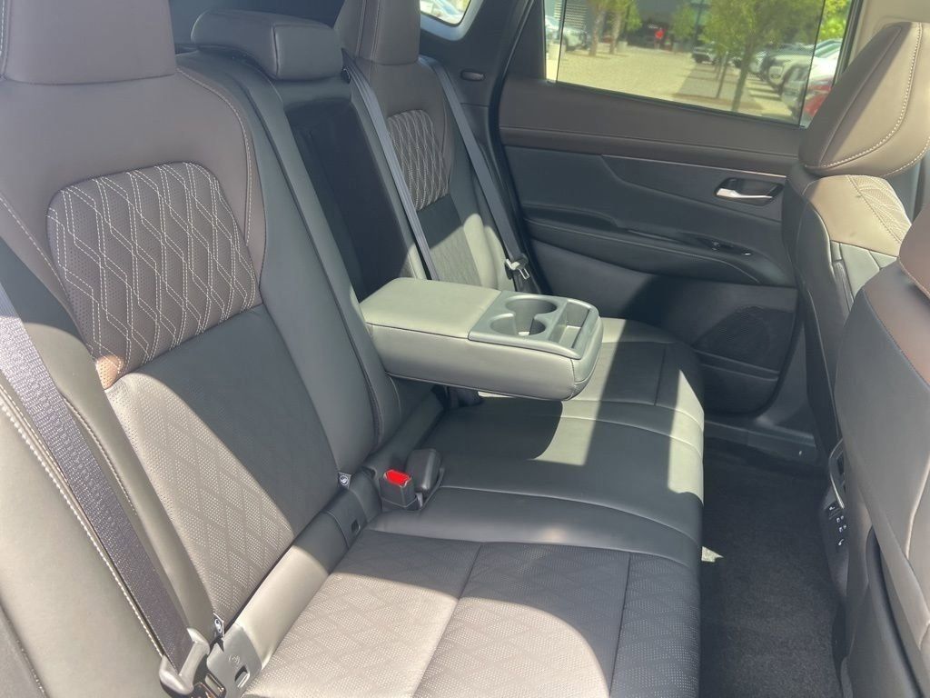 2025 Champagne Silver Metallic Nissan Murano Platinum AWD SUV