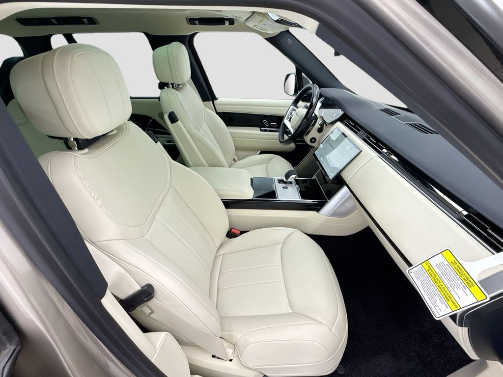 Thumbnail: 2026 Land Rover Range Rover - 19