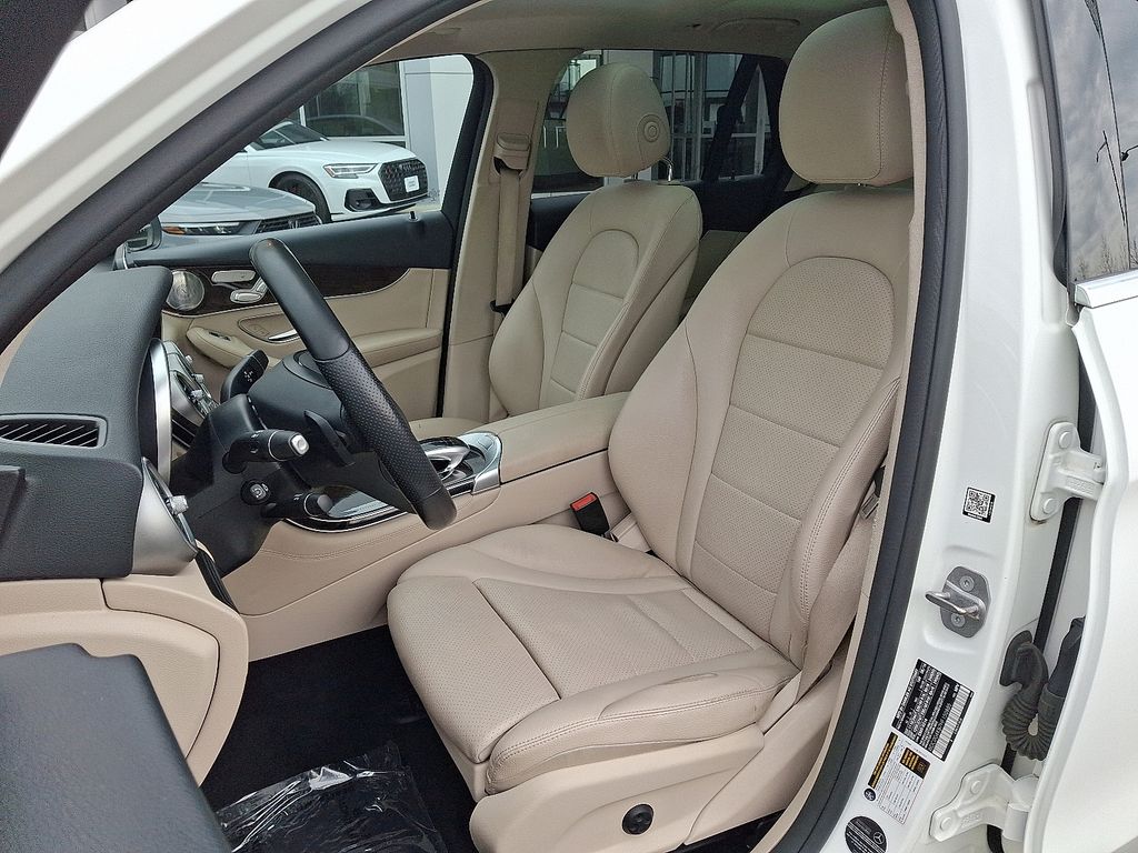 Thumbnail: 2017 Mercedes-Benz GLC - 13