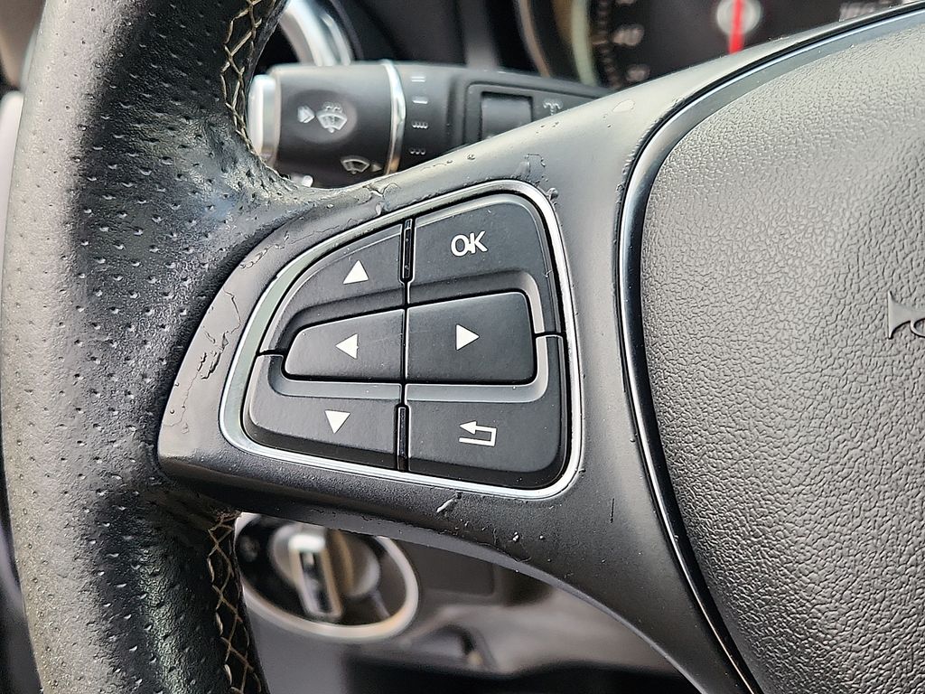 Thumbnail: 2018 Mercedes-Benz GLA - 21