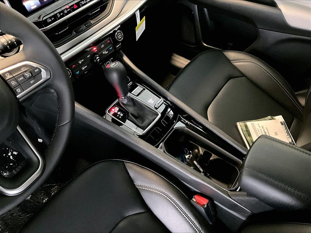 2026 Jeep Compass — photo 14