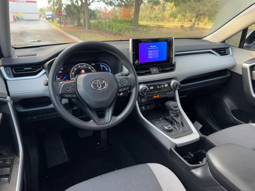 2023 Toyota RAV4 XLE 12