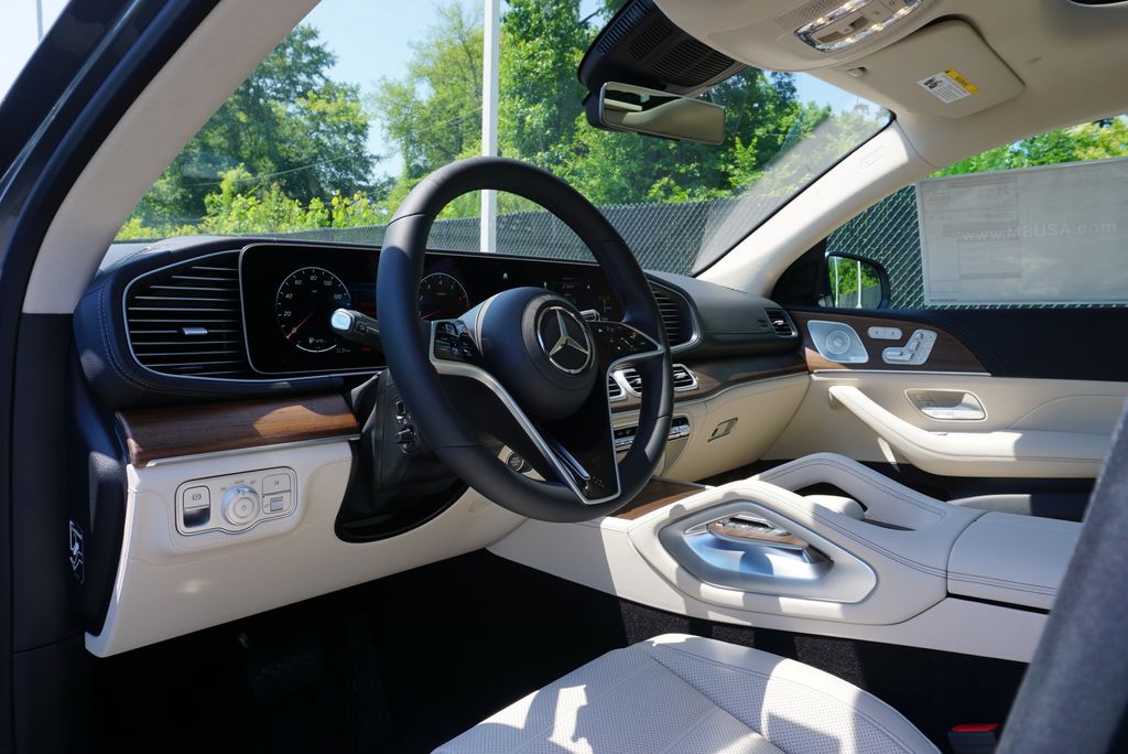 Thumbnail: 2026 Mercedes-Benz GLE - 2