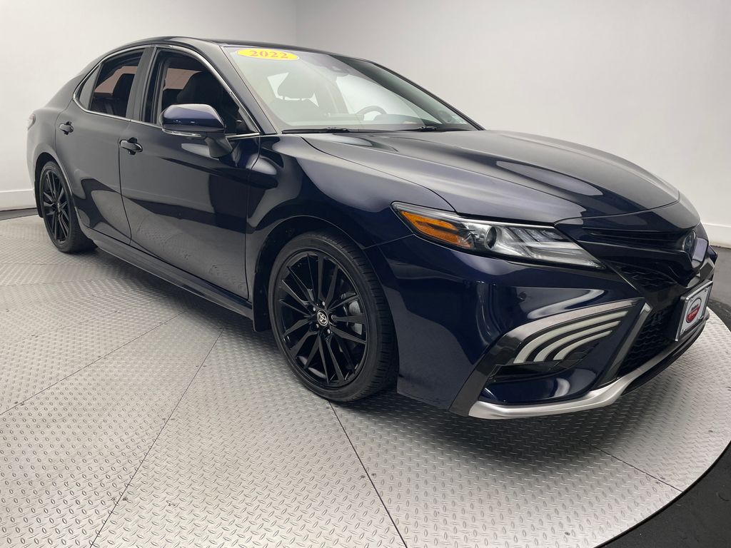 2022 Toyota Camry XSE 3