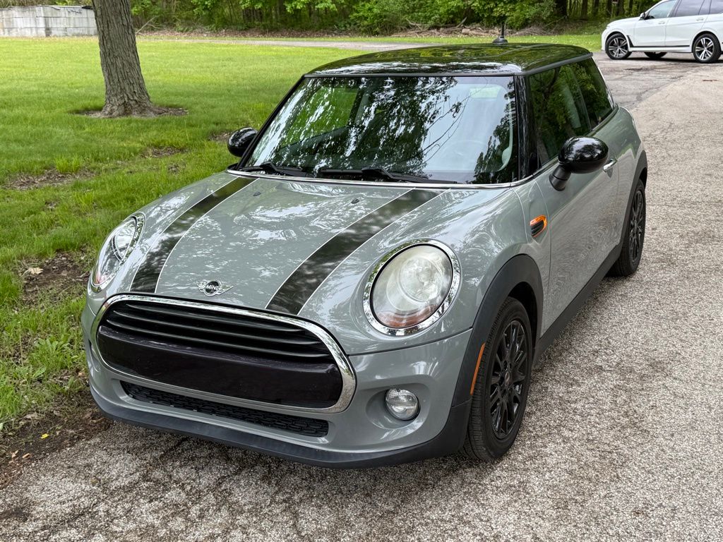 Gray Metallic 2017 MINI Cooper 2-Door Hatchback FWD Hatchback Front-Wheel Drive 7-Speed Automatic