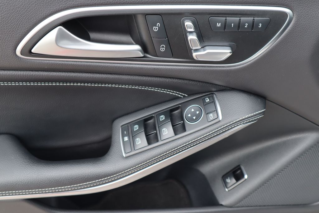 Thumbnail: 2017 Mercedes-Benz CLA - 22