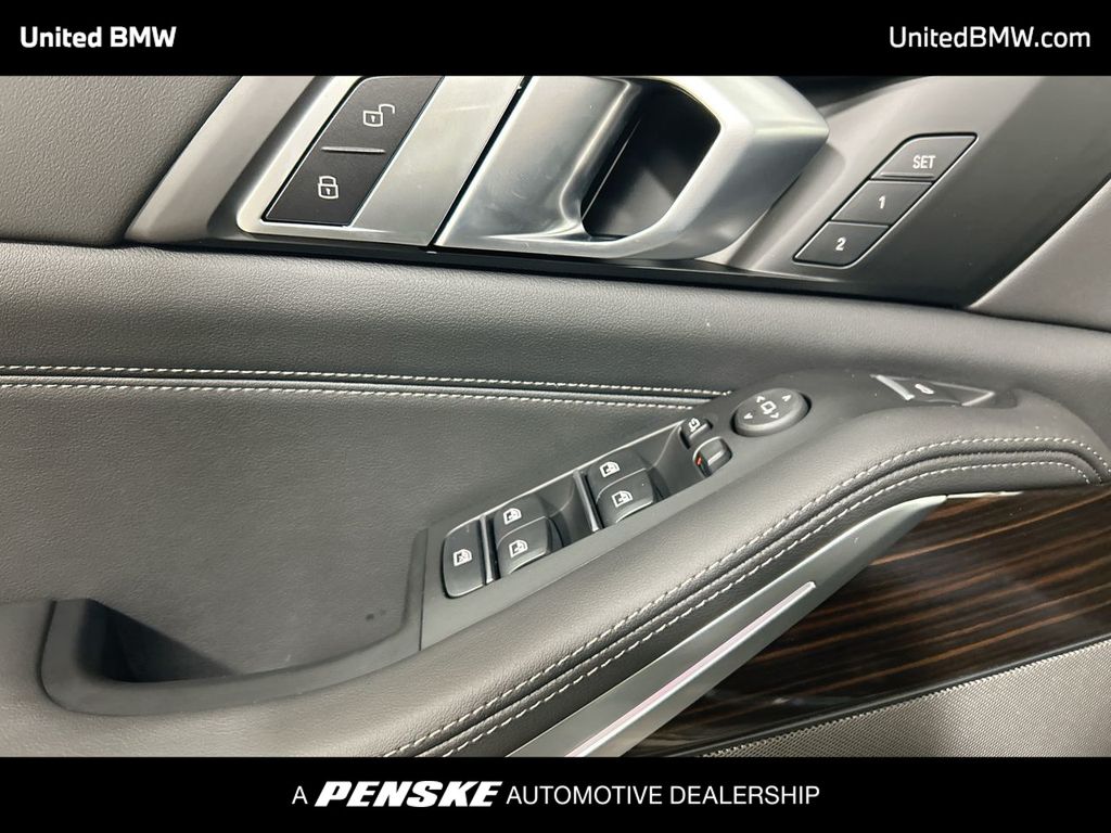 Thumbnail: 2026 BMW X5 - 11
