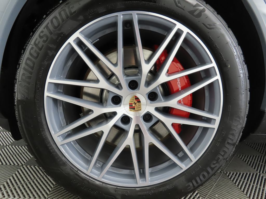Thumbnail: 2025 Porsche  - 30
