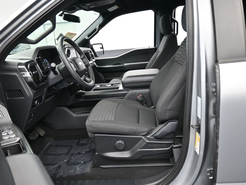 Used 2023 Iconic Silver Metallic Ford XL image 11