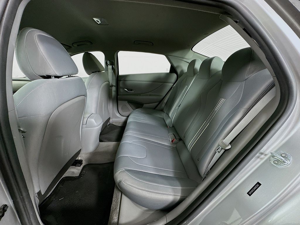 2021 Hyundai Elantra SEL 23