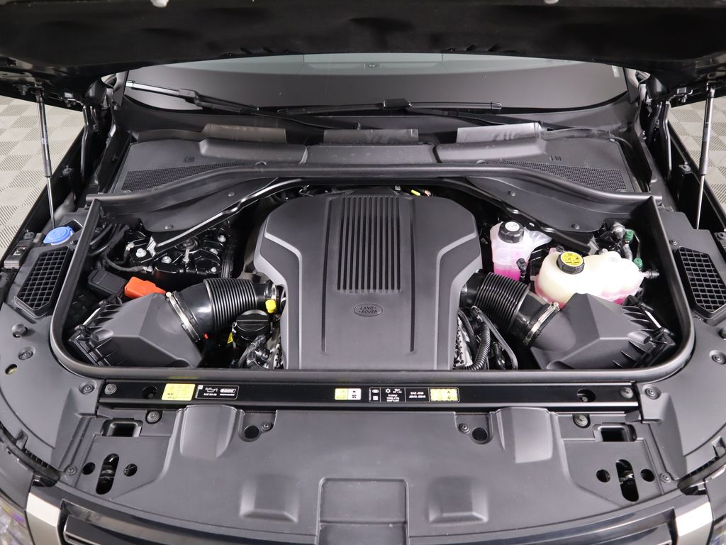 Thumbnail: 2025 Land Rover Range Rover - 31