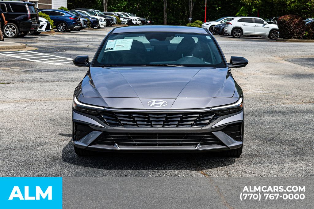 Used 2025 Silver Hyundai SEL Sport image 11