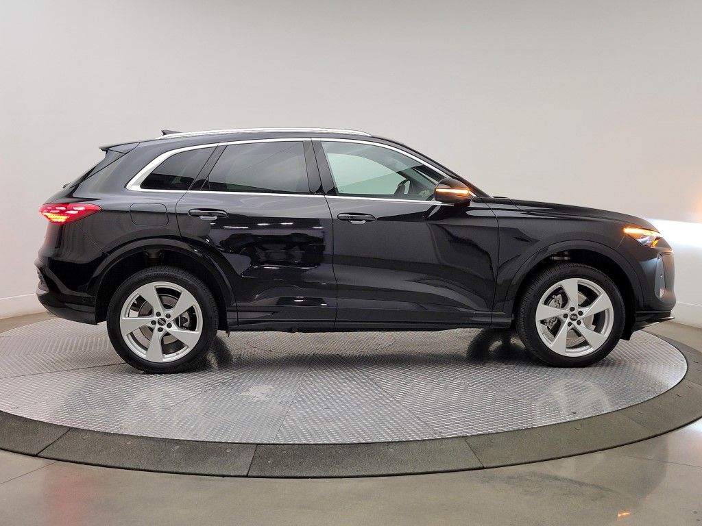 Thumbnail: 2025 Audi Q5 - 6