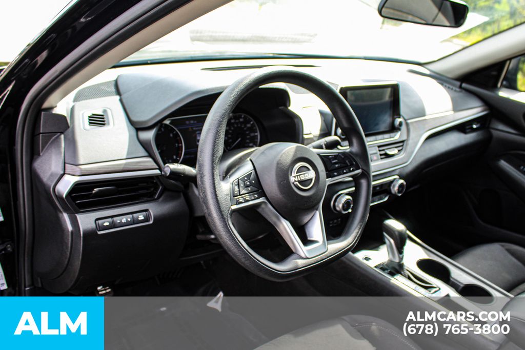Used 2025 Black Nissan 2.5 SV image 30