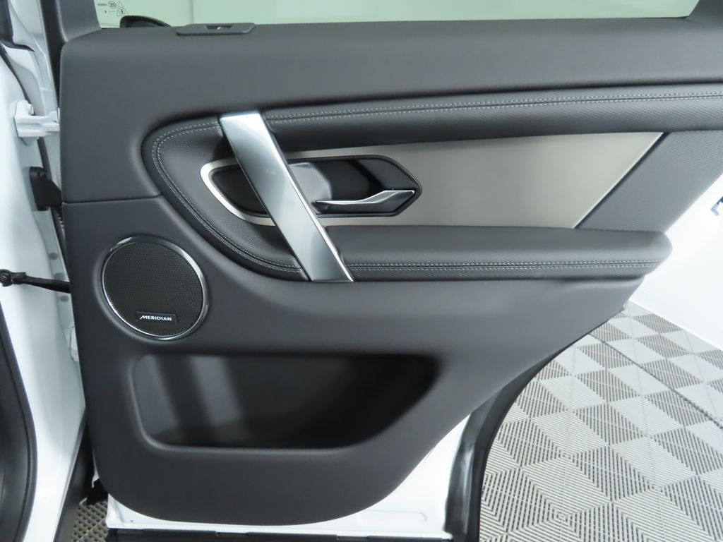 Thumbnail: 2024 Land Rover Discovery Sport - 29