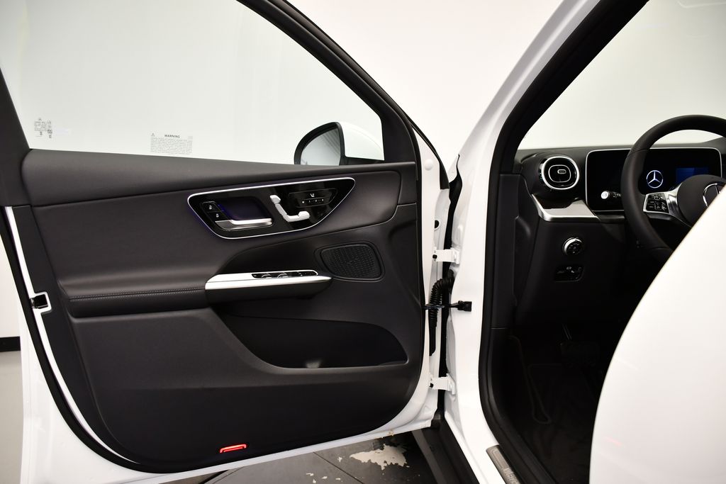 Thumbnail: 2026 Mercedes-Benz GLC - 31