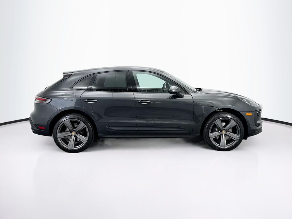 Thumbnail: 2025 Porsche Macan - 8