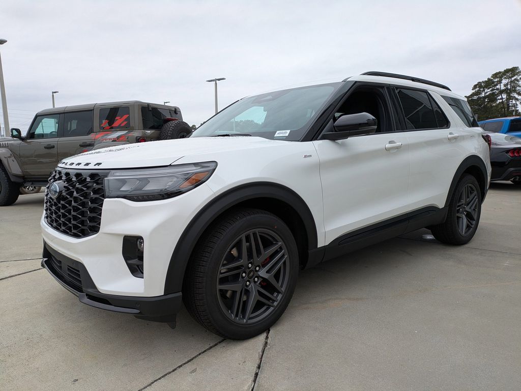 2025 Ford Explorer ST-Line