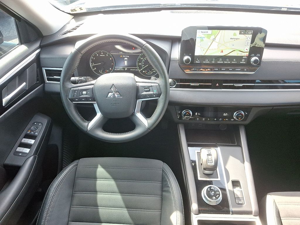 Thumbnail: 2023 Mitsubishi Outlander - 12