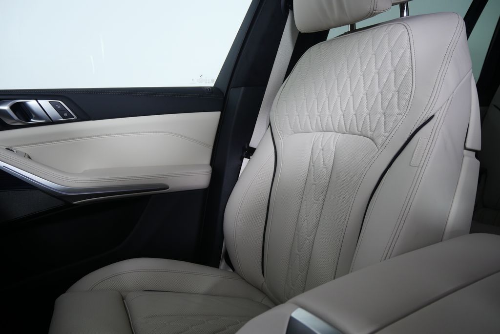 2026 BMW X7 xDrive40i 27