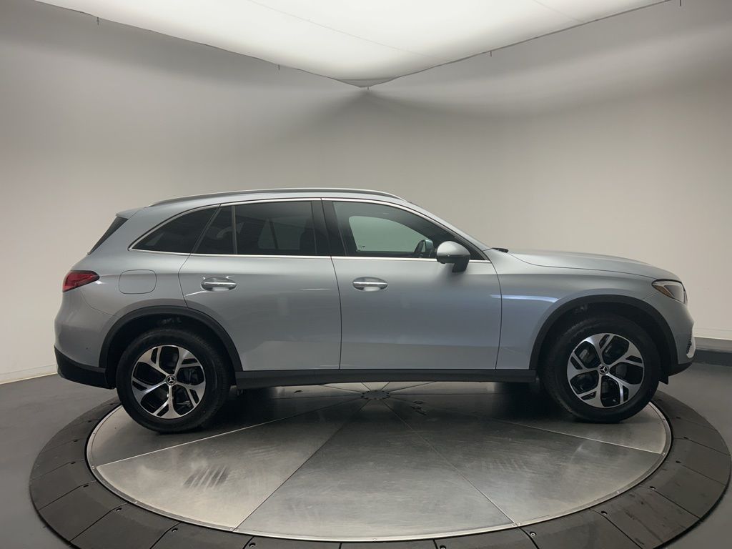 Thumbnail: 2026 Mercedes-Benz GLC - 8