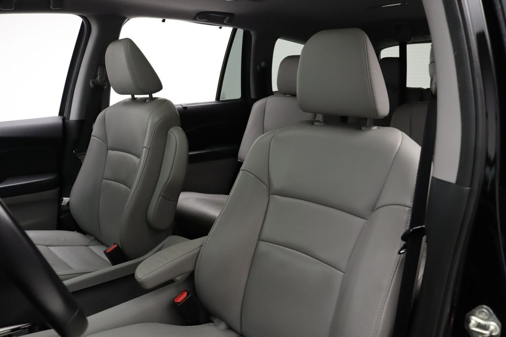 Thumbnail: 2019 Honda Pilot - 13