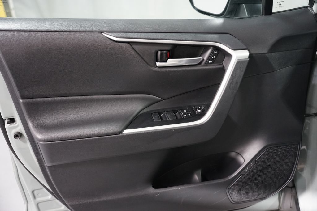 Thumbnail: 2021 Toyota RAV4 - 29