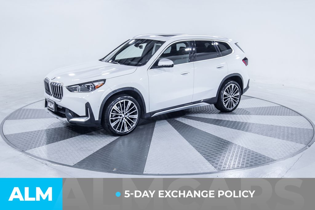 Used 2023 White BMW xDrive28i image 3