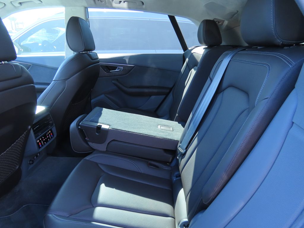 Thumbnail: 2019 Audi Q8 - 11