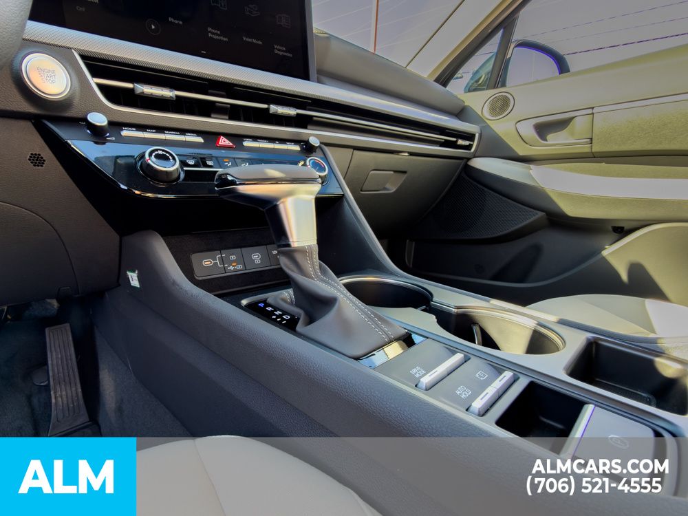 Certified Used 2025 Black Hyundai SE image 27