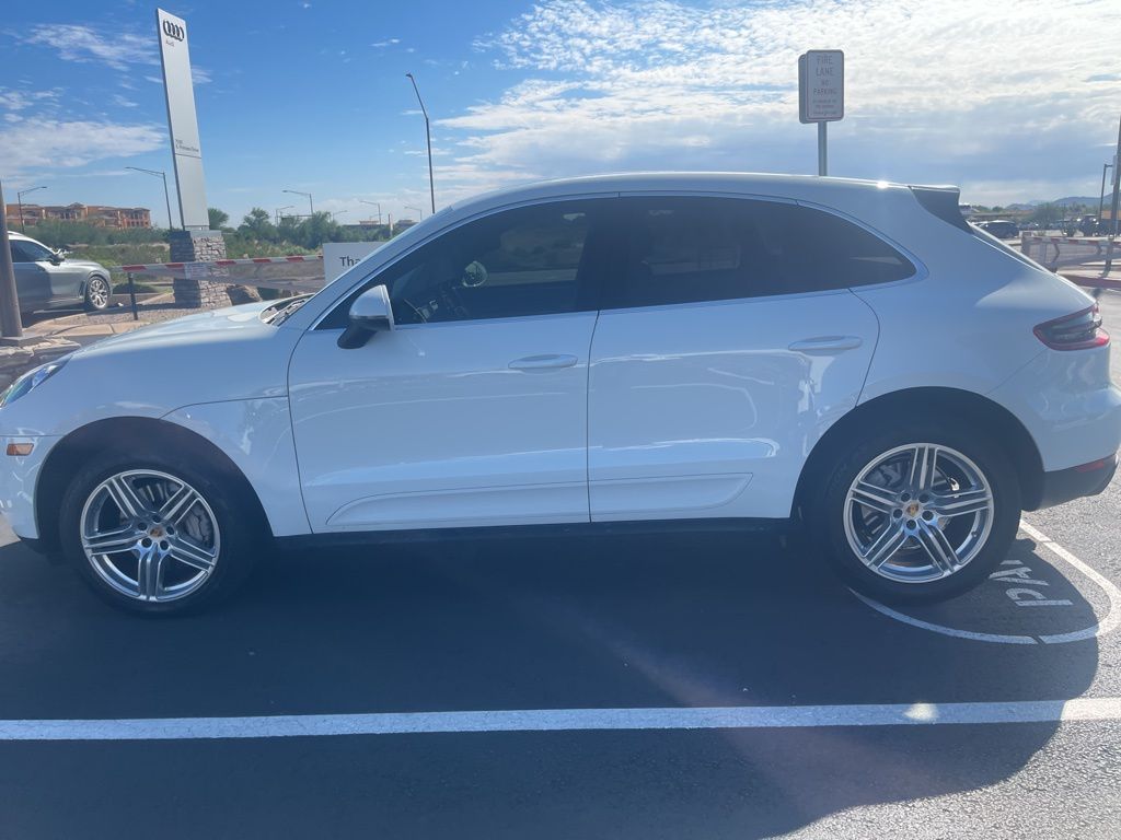 Thumbnail: 2015 Porsche Macan - 8