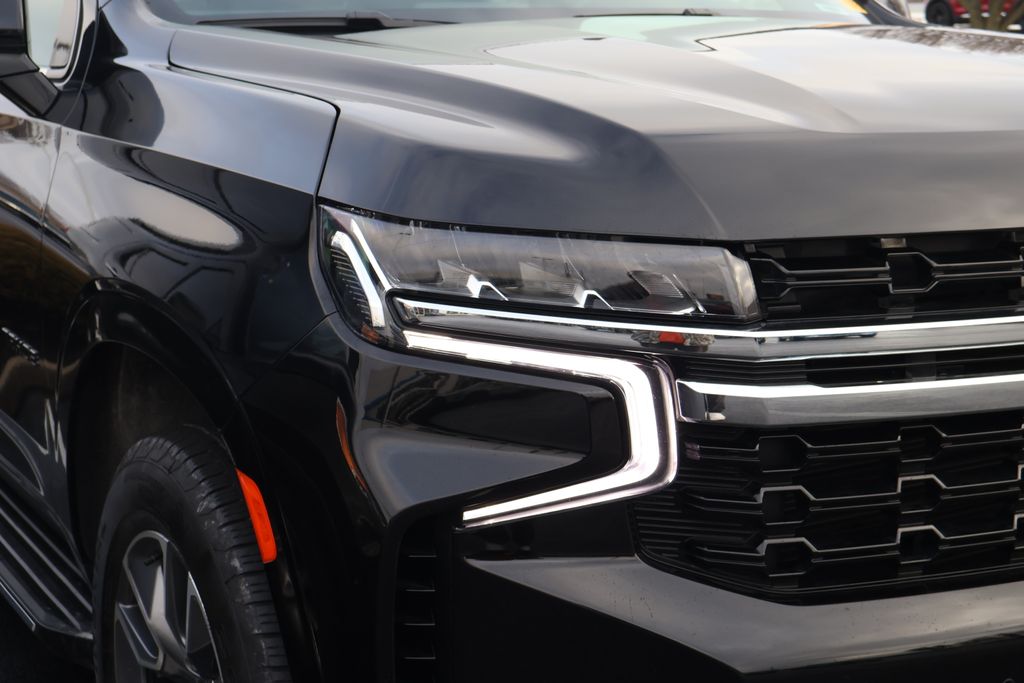Thumbnail: 2023 Chevrolet Tahoe - 4