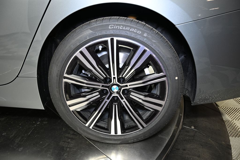 Thumbnail: 2026 BMW 3 Series - 12